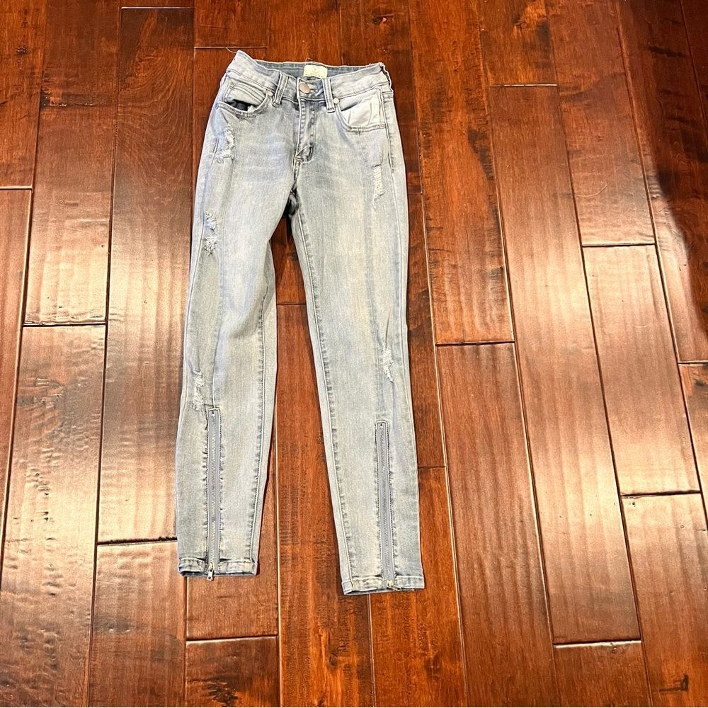 Cotton On Women's Juniors Jeans in Light Blue Size 2